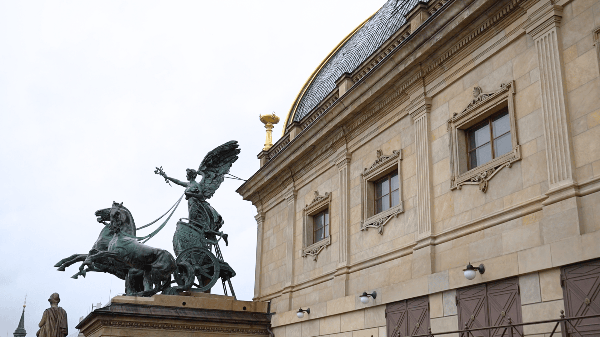 “We left Excel in the past,” The National Theatre has moved to Tabidoo